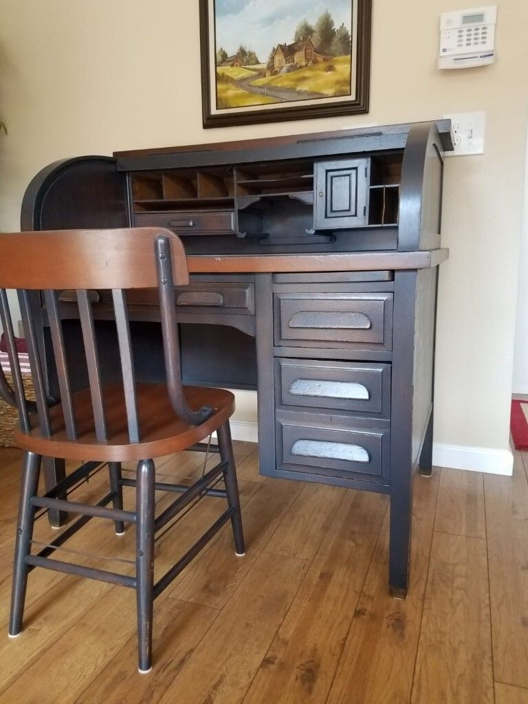 Desk refinishing detail